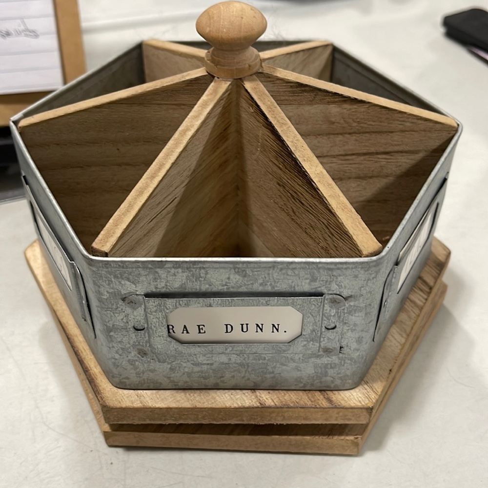 Rae Dunn pen/pencil holder- New with tags.